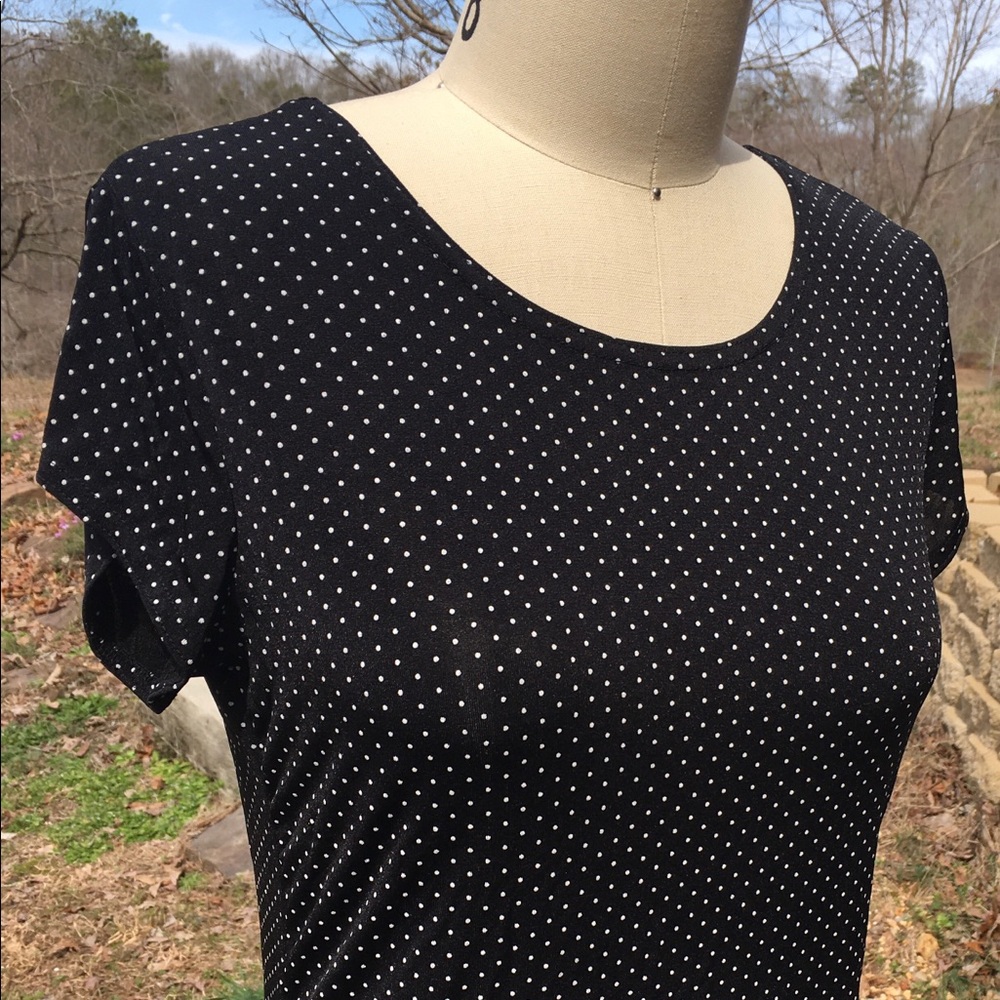 Black with white dots tee